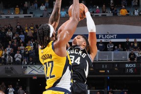 包含今夜密尔沃基雄鹿备战NBA季后赛，绝杀压哨细节曝光，管理层满意，数据趋势出现新变化的词条